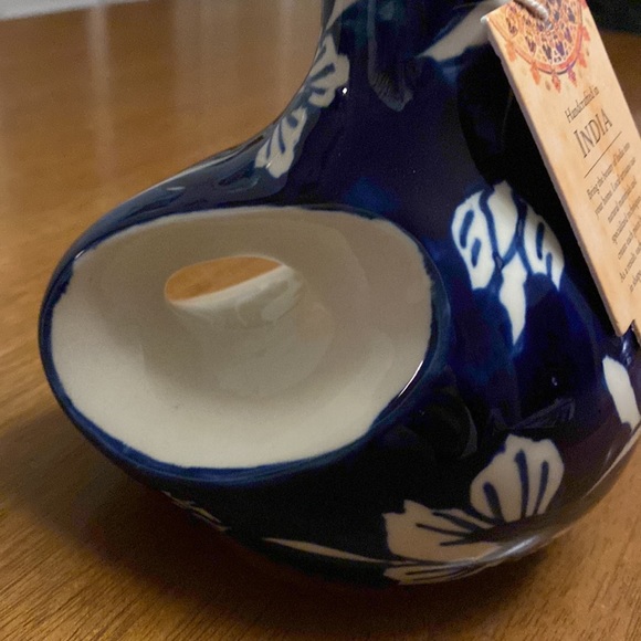 Ceramic Vase - Picture 3 of 6